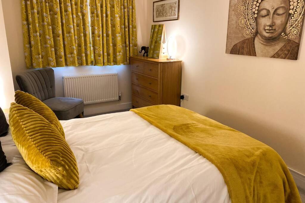 ניומרקט 13 The Grosvenor, Luxury Flat, Central Newmarket, מראה חיצוני תמונה