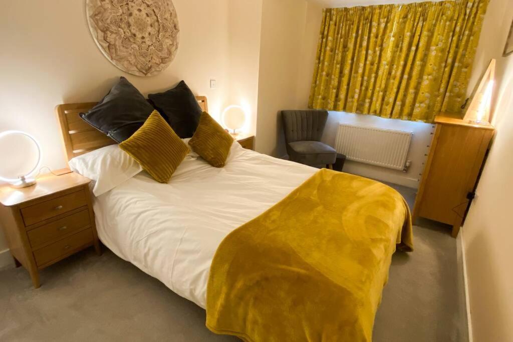 ניומרקט 13 The Grosvenor, Luxury Flat, Central Newmarket, מראה חיצוני תמונה