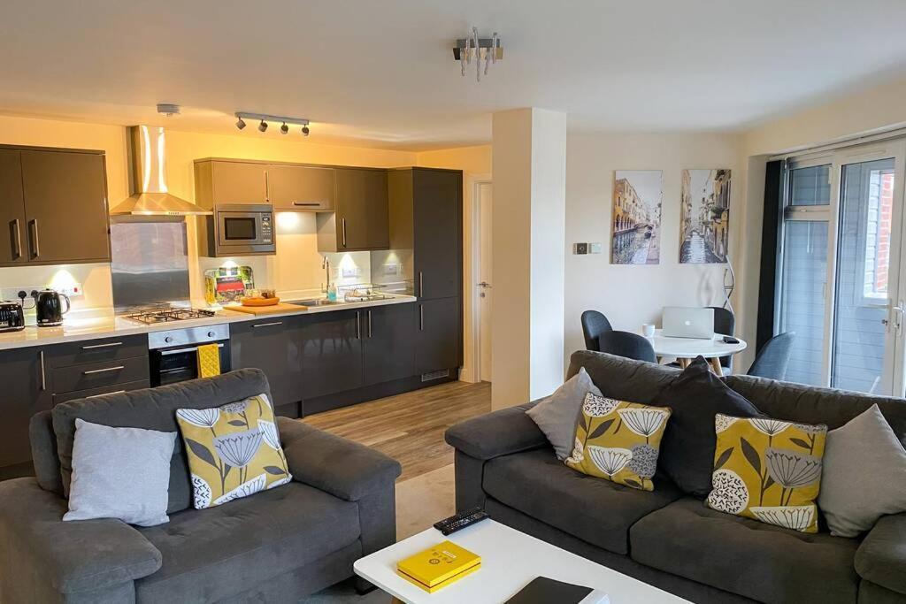 ניומרקט 13 The Grosvenor, Luxury Flat, Central Newmarket, מראה חיצוני תמונה