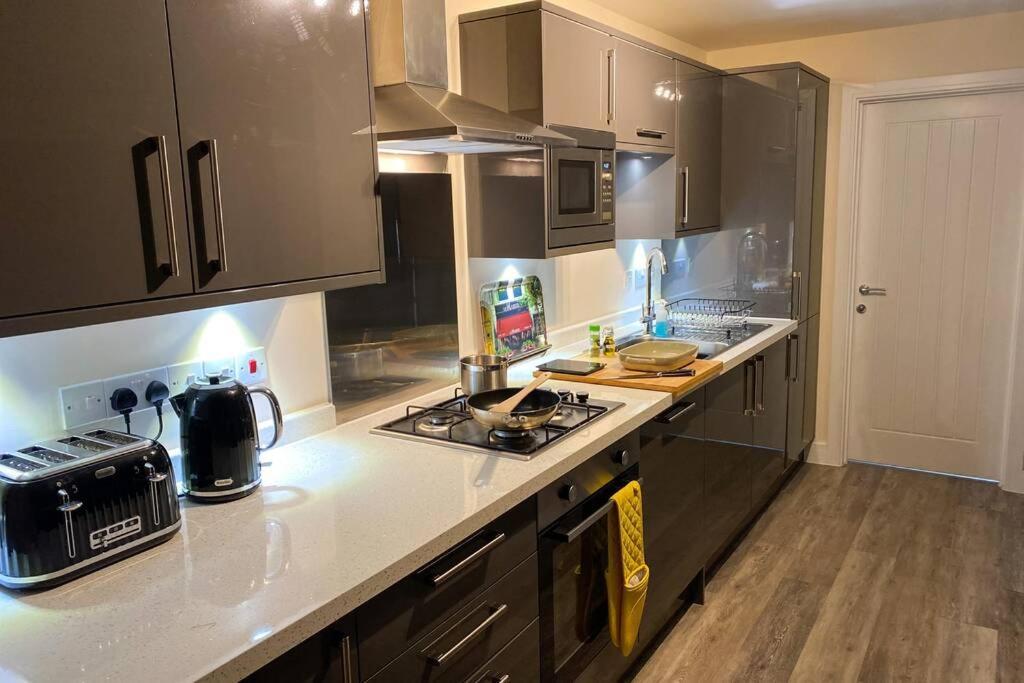ניומרקט 13 The Grosvenor, Luxury Flat, Central Newmarket, מראה חיצוני תמונה
